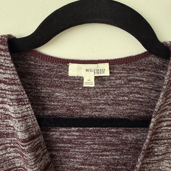 Aritzia Wilfred Deep V-Neck Knit Crop - Burgundy - Picture 3 of 5